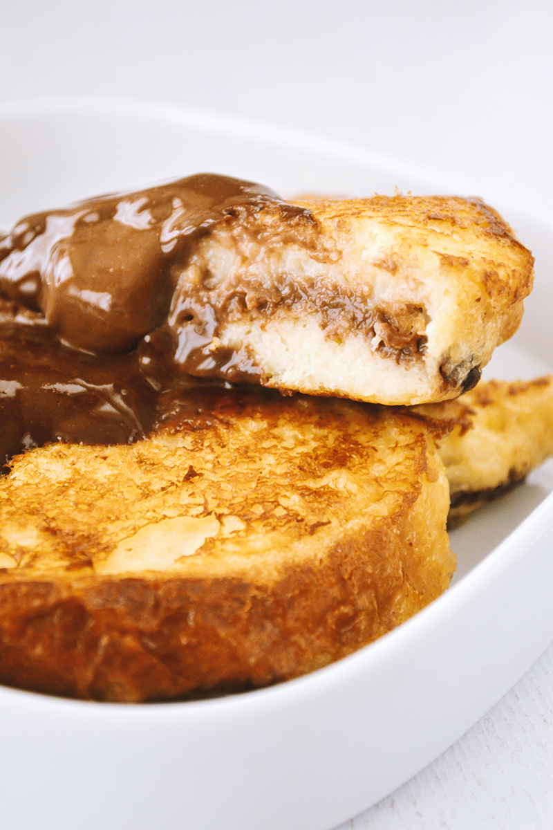 how to make chocolate cheesecake french toast for breakfast