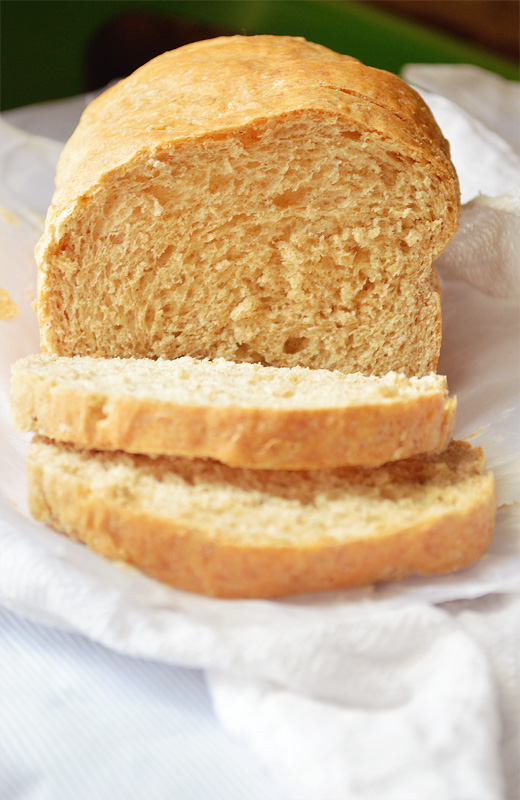 طرز تهیه نان آرد کامل و جو پرک خانگی