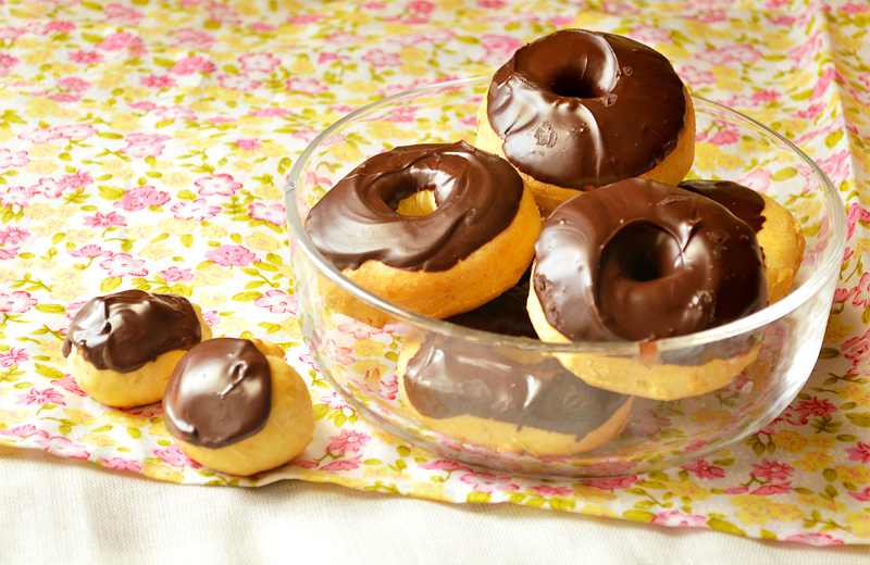 Easy homemade baked donuts
